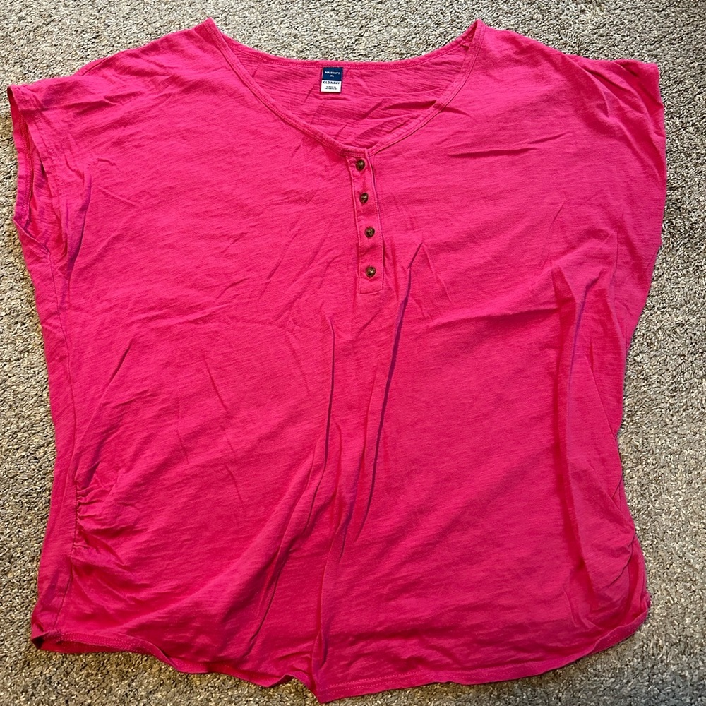 Like new maternity Henley top  with cap sleeves - size xl